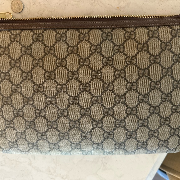Beautiful Gucci ophdia pouch . Only used a handful of times . - Picture 3 of 9